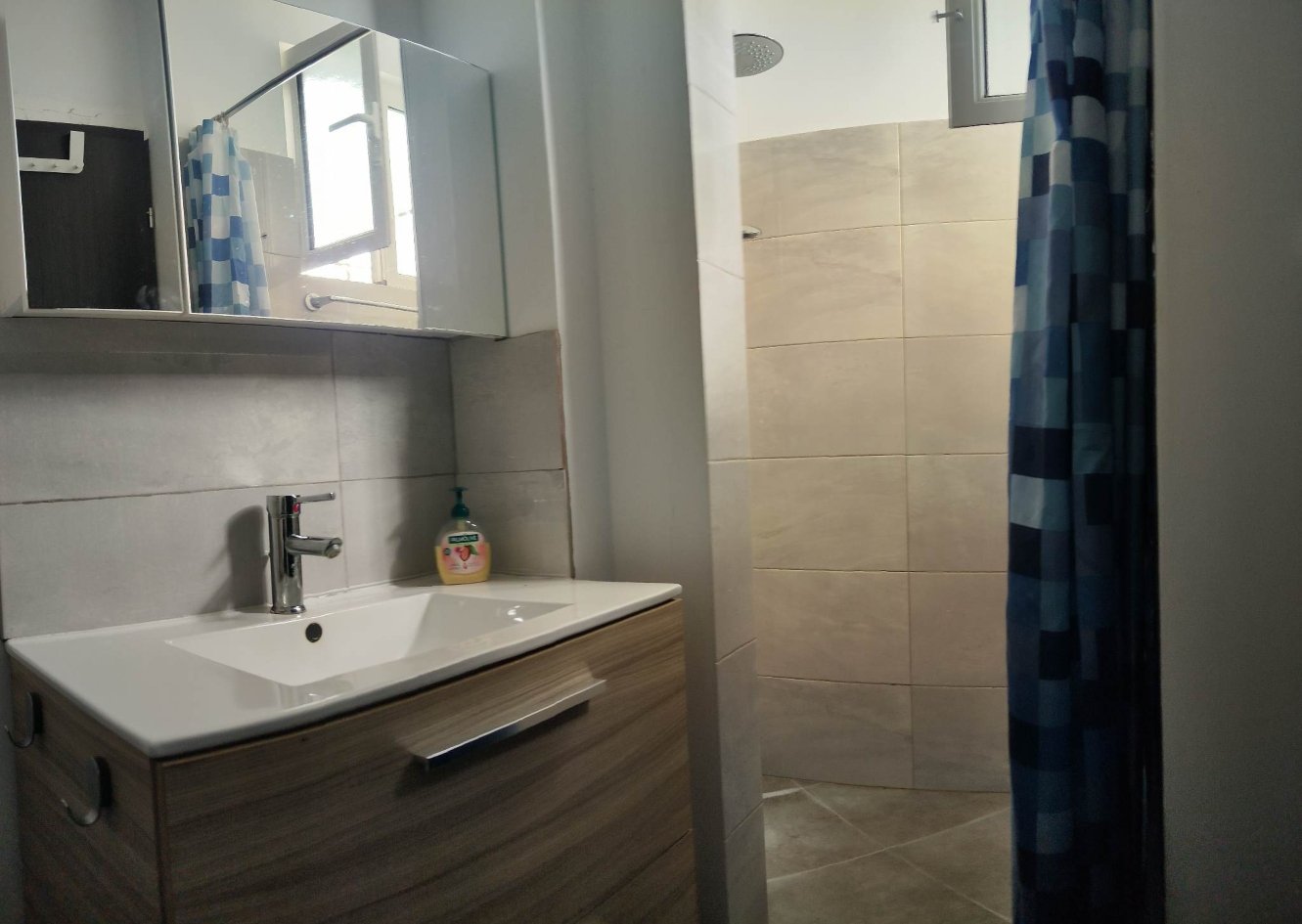 -2023028_Kallithée Salle de douche Μονοκατοικία προς πώληση, Καλλιθέα, Αμάρυνθος