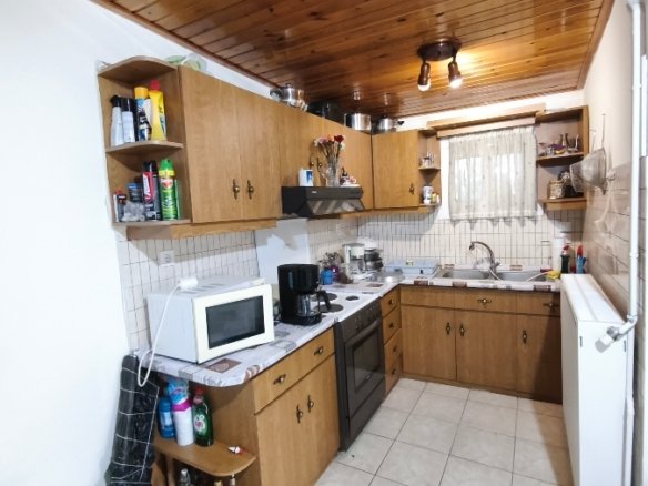 For Sale Family home steps from the sea – Eretria
