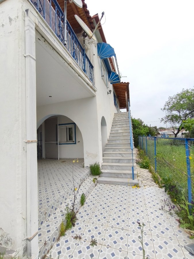 For Sale Family home steps from the sea – Eretria
