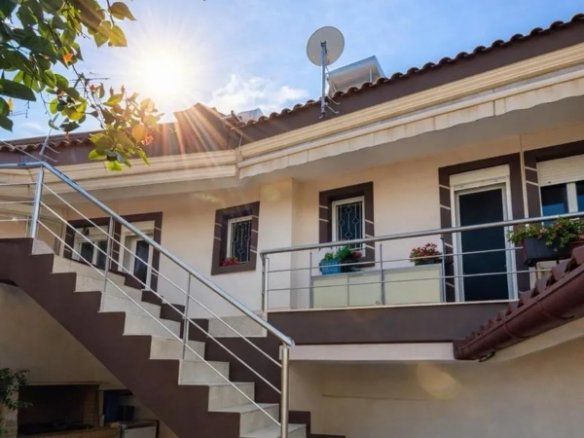 For sale: An exceptional complex of two independent maisonettes in Eretria