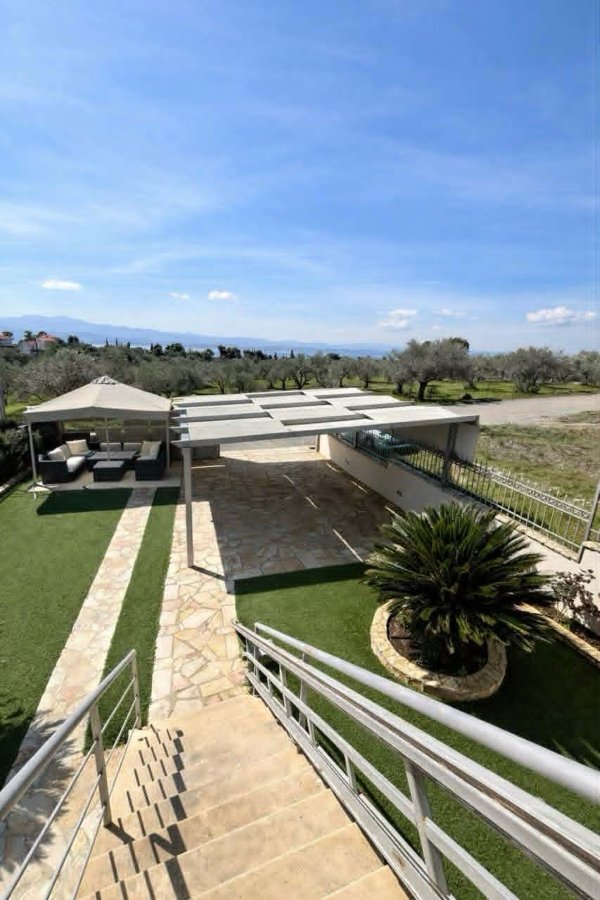 For sale: An exceptional complex of two independent maisonettes in Eretria