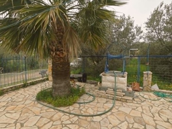 For Sale Family home steps from the sea – Eretria