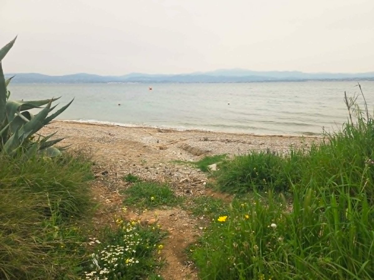 For Sale Family home steps from the sea – Eretria