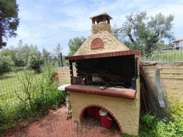 Detached House Surrounded by Greenery in Eretria