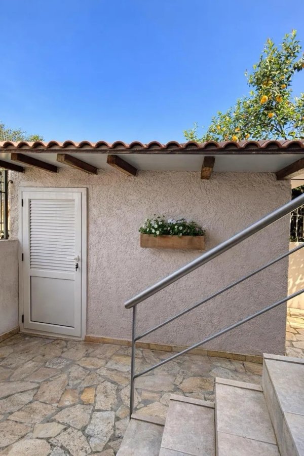 For sale: An exceptional complex of two independent maisonettes in Eretria