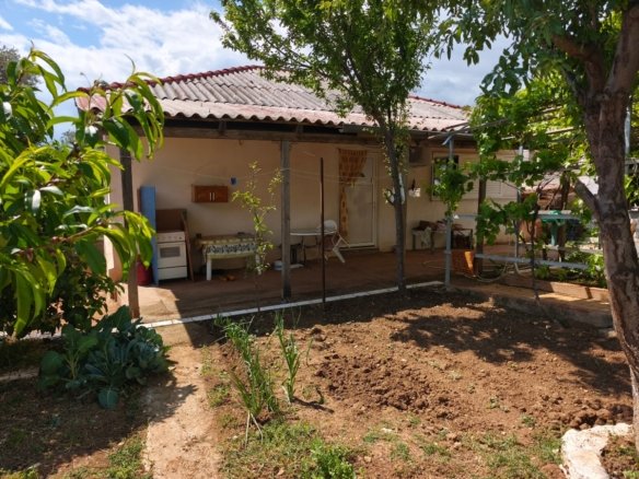 For sale Eretria: A charming 80 sq.m. residence on a 403 sq.m. plot