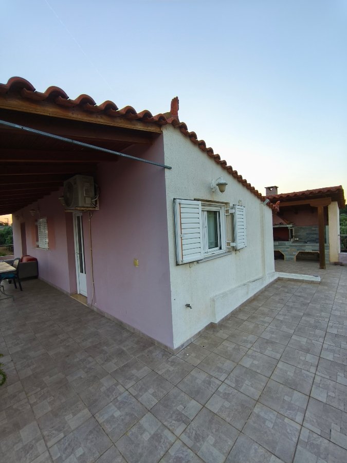 À VENDRE À LEFKADI-LEFKANTI (16) Residential Property Complex for Sale in Lefkandi, Evia
