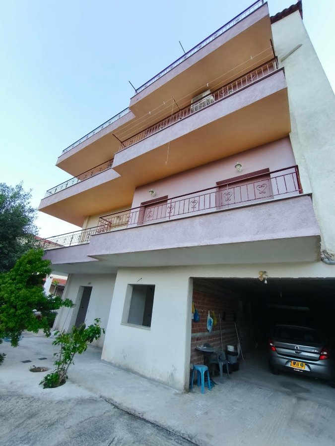 À VENDRE À LEFKADI-LEFKANTI (28) Residential Property Complex for Sale in Lefkandi, Evia