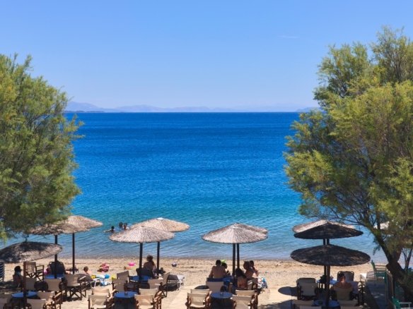 Apartment front de Beach for sale – Lefkandi