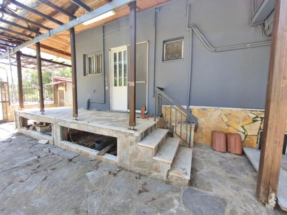 Residential Property on a 450 sq.m. Corner Plot