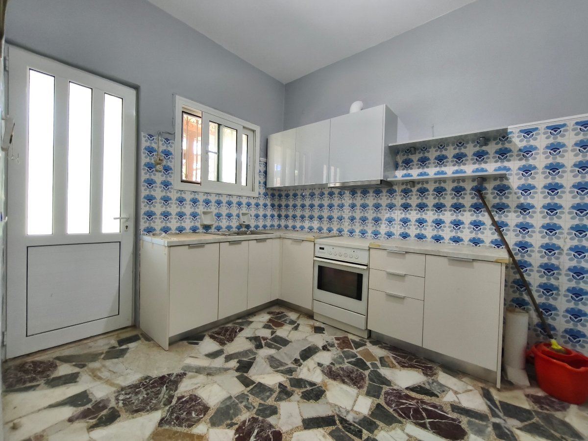 A VENTRE ERETRIA ,MALAKONDA (6) Residential Property on a 450 sq.m. Corner Plot