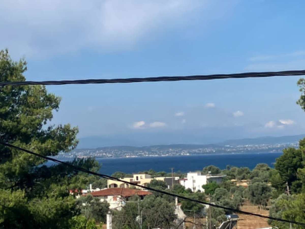 ERETRIA BLEU VENTRE (1) Ανακαινισμένο σπίτι ελληνικής έμπνευσης με βεράντα στον τελευταίο όροφο με θέα στη θάλασσα και το βουνό