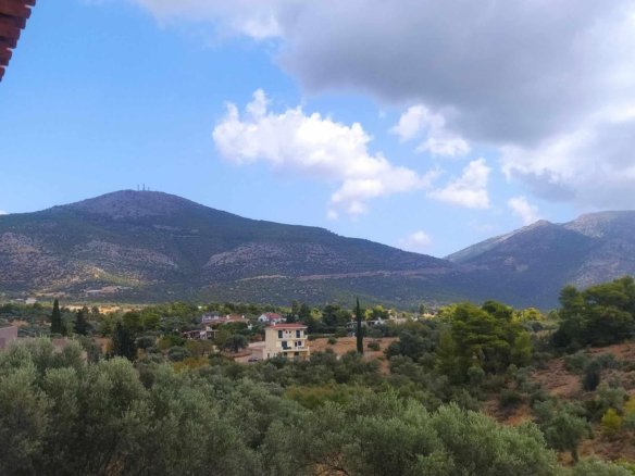 A RESIDENCE OF PRIVACY, VIEWS, AND POTENTIAL