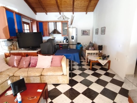 Two Independent Residences on a 740 sq.m. Plot – Lefkandi