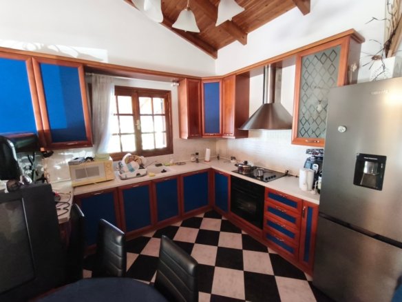 Two Independent Residences on a 740 sq.m. Plot – Lefkandi