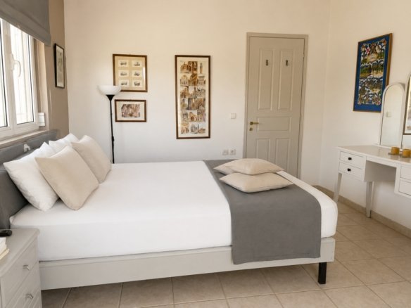 For Sale – A Spacious Family Property with Sea and Mountain Views – ERETRIA