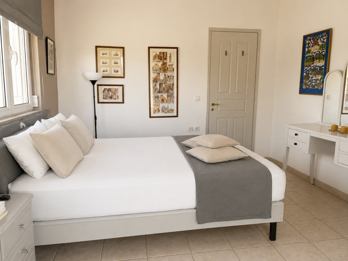 For Sale – A Spacious Family Property with Sea and Mountain Views – ERETRIA