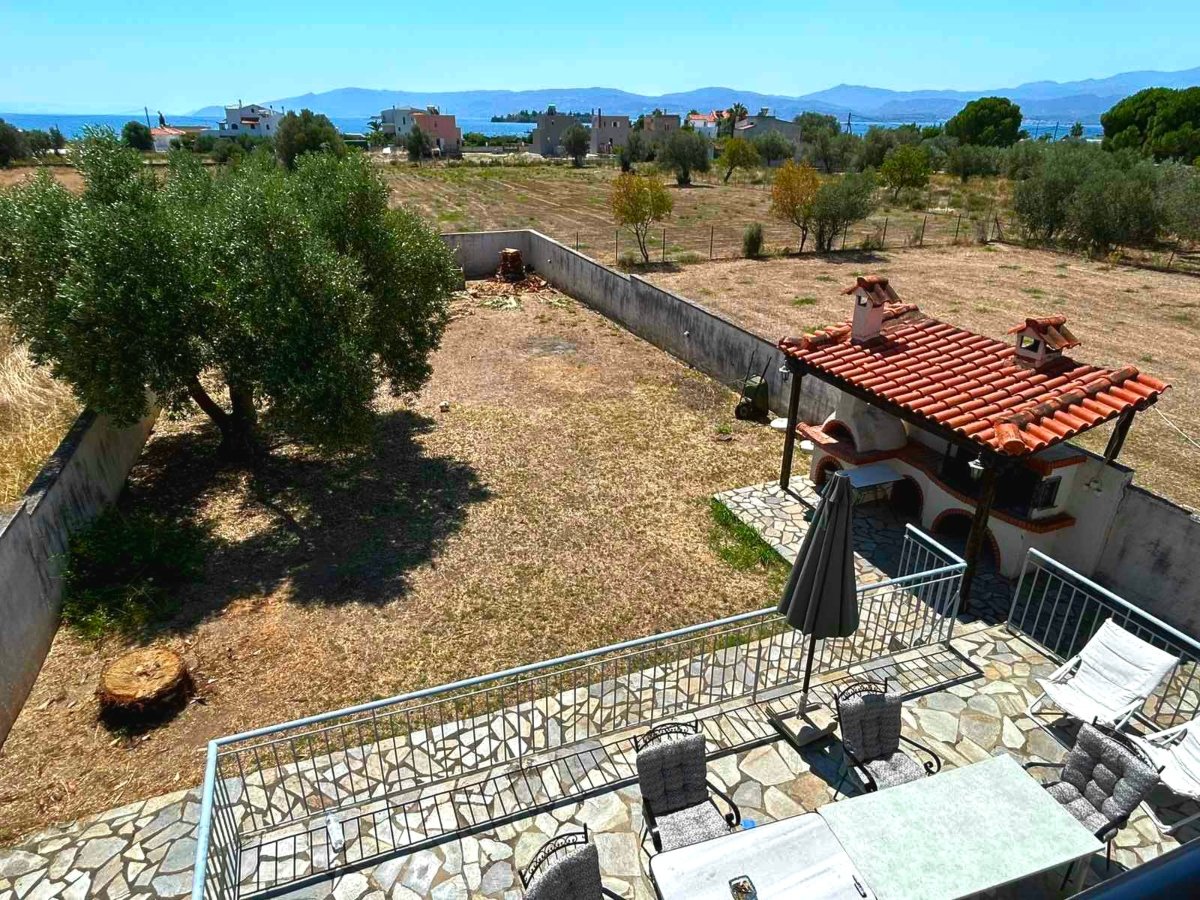 For Sale – A Spacious Family Property with Sea and Mountain Views – ERETRIA