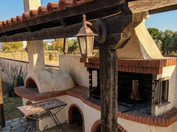For Sale – A Spacious Family Property with Sea and Mountain Views – ERETRIA
