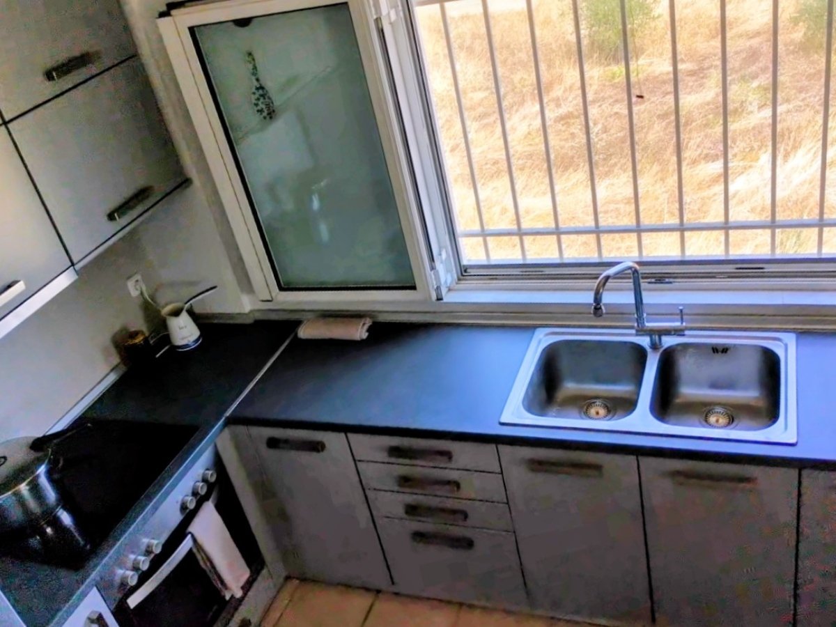 For Sale – A Spacious Family Property with Sea and Mountain Views – ERETRIA