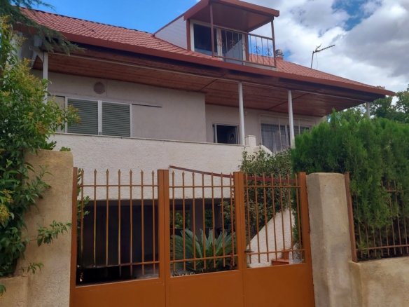 Detached House with Sea View on a 1300 sqm Plot in Eretria