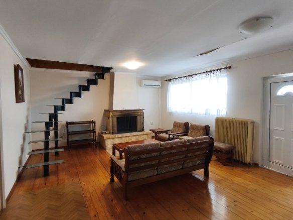 Detached House with Sea View on a 1300 sqm Plot in Eretria