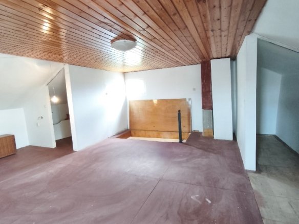 Detached House with Sea View on a 1300 sqm Plot in Eretria