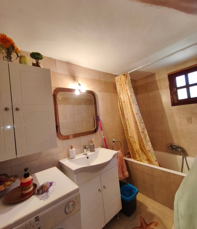 675