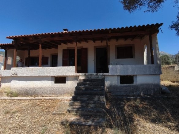 House with Unobstructed Sea Views – Eretria