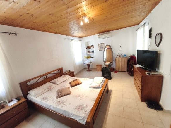Ground-Floor Residence 67.5 sq.m. on a 298 sq.m. Plot in Amarynthos