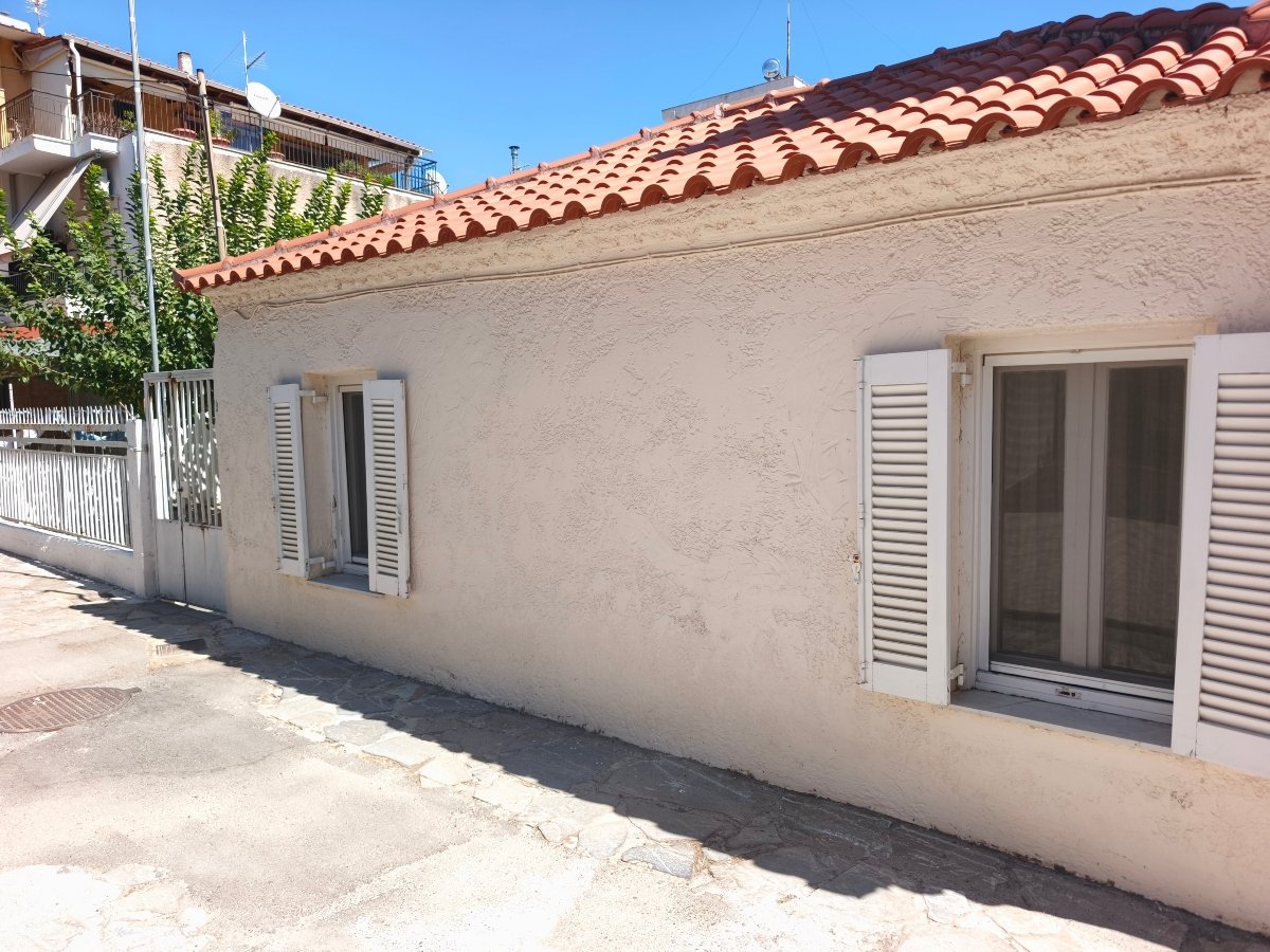 Ground-Floor Residence 67.5 sq.m. on a 298 sq.m. Plot in Amarynthos