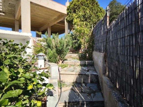 Propriété avec un potentiel de développement ultérieur – Marmari, Evia
