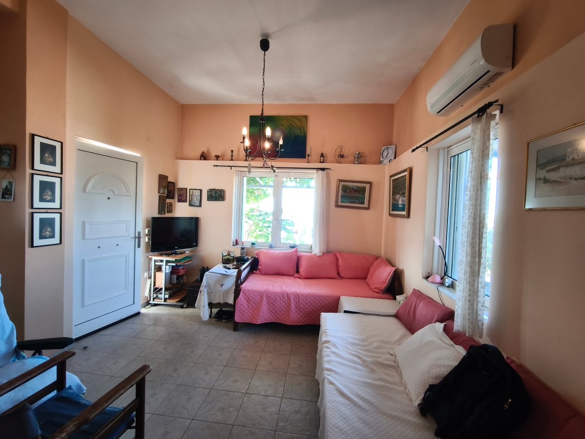 MAISON À VENDRE À MARMARI,CAPSUN ERETRIA Propriété avec un potentiel de développement ultérieur – Marmari, Evia